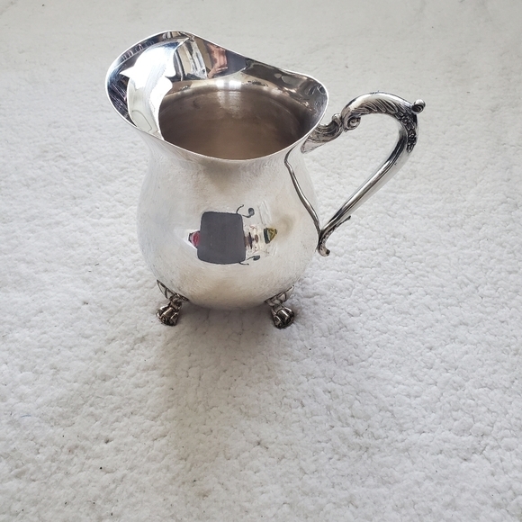 Cheeks Design &Art co. Silver plated footed pitcher - Picture 5 of 10